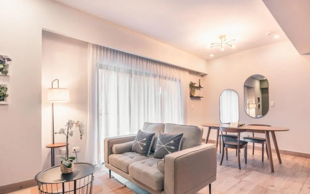 Flat in Regatta II 306