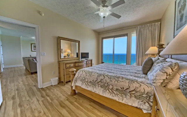 Luxurious Tropical Condo with Breathtaking Gulf View - Unit 2006 by RedAwning