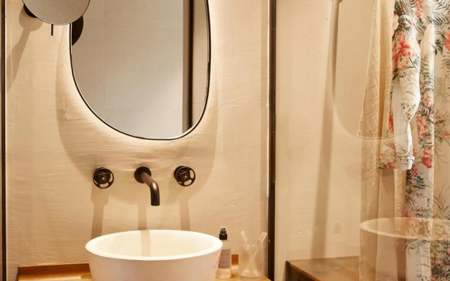 The Syntopia Hotel
