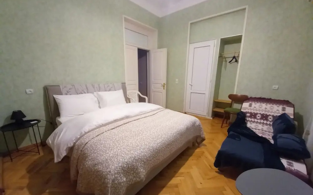Отель «Старые ворота»