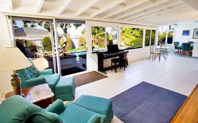 La Jolla Poolside