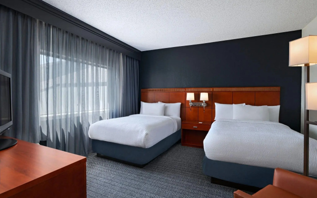 Courtyard by Marriott Dallas Arlington/Entertainment Dist