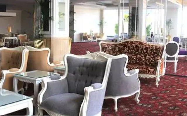 Cairncross House