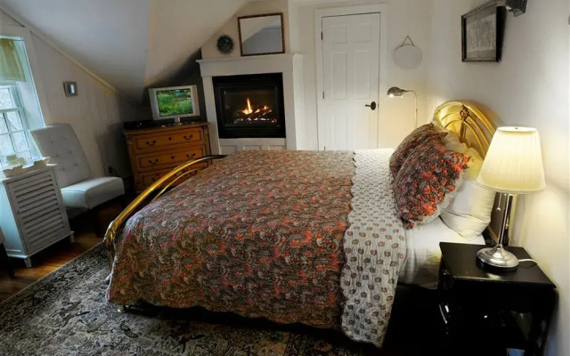 Buttermilk Falls Inn