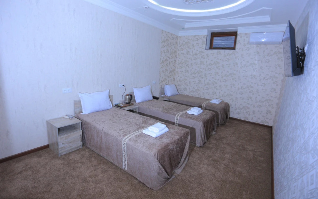 Hayot Plaza Hostel