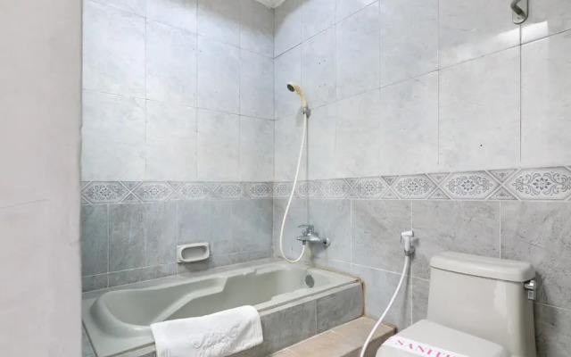 Urbanview de’ Dharmawangsa Suite