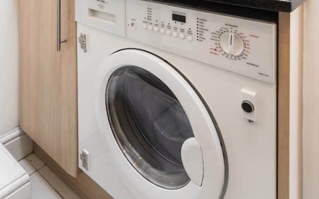 Отель Cosy 1 bedroom in Belsize Park Лондон в номере