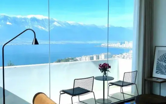 Qiuyue S Bay Light Luxury Homestay