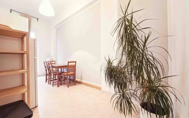 Altbau-Schmuckstück an der Karli mit riesigem Balkon