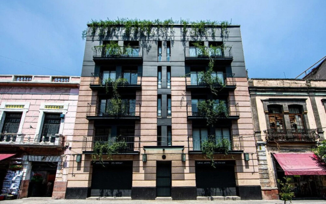 Sophisticated City Center 1 Bdrm Apartment 5 Stars