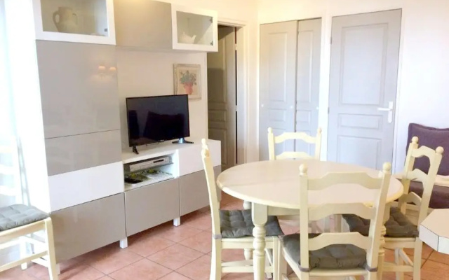 Apartment With 2 Bedrooms in Roquebrune-sur-argens, With Wonderful sea