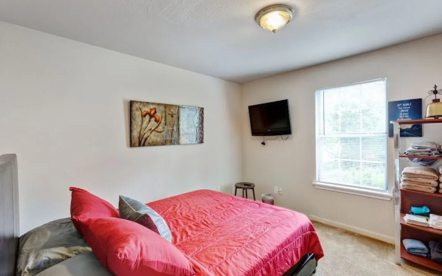 Beautiful 4 Bedroom Home by Redawning