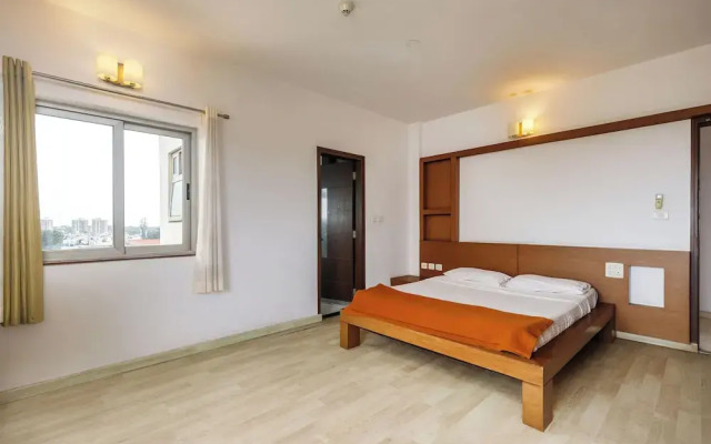Lakeside Aerobay by Red Olive Nr Airport 3bhk