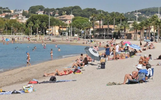 Appartement Six-Fours-les-Plages, 2 pièces, 4 personnes - FR-1-316-16