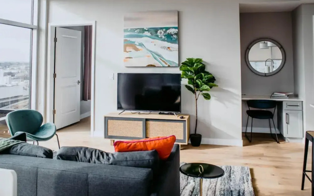 Nashville Trendy 2BD 2BA Apartment