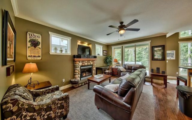 Pineview Lodge by Bear Country