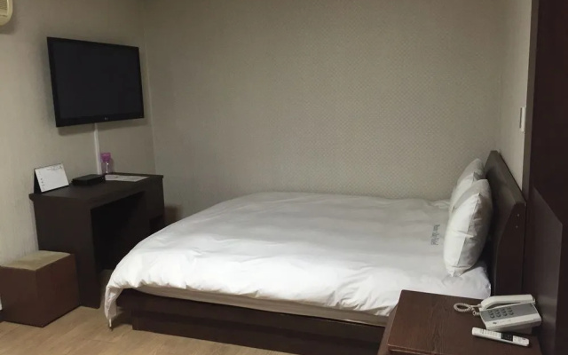 Mainstay Hotel