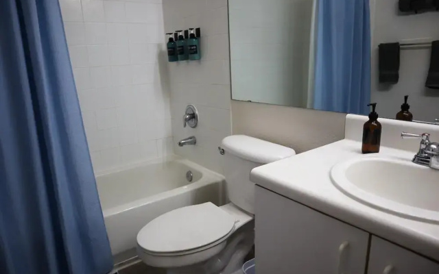 Great location and upgraded apartment!