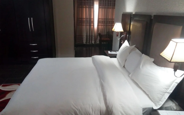 Aliz Ambruz Hotel