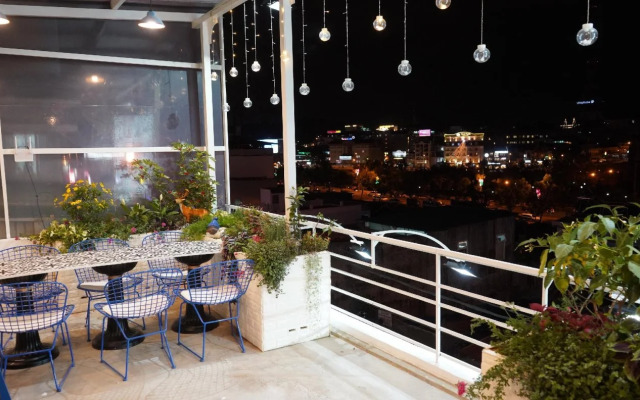 Thong Nho Oi Hostel