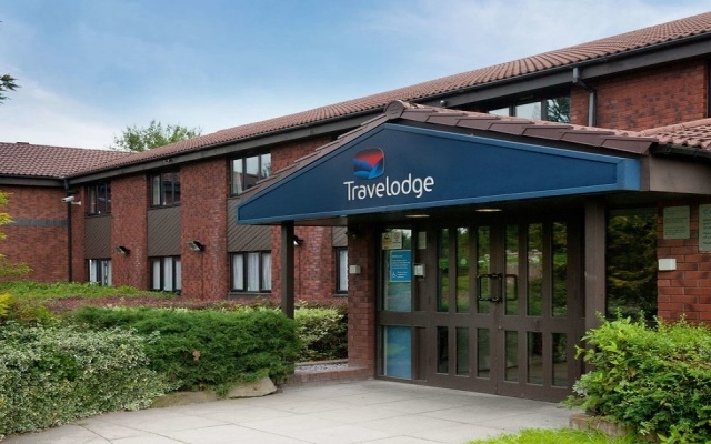 Отель Travelodge Haydock St. Helens вид на фасад