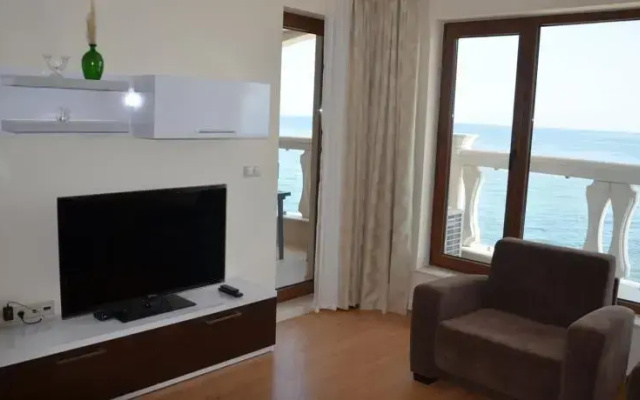 Bogdan Apartments in Riviera Bay