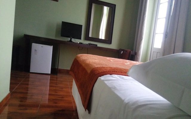 Kontiki Hotel