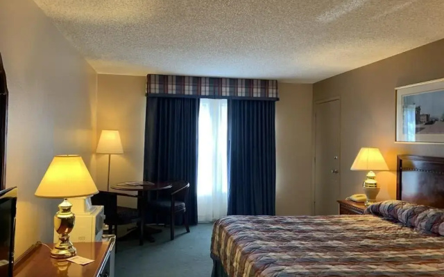 Hardman House Inn & Suites