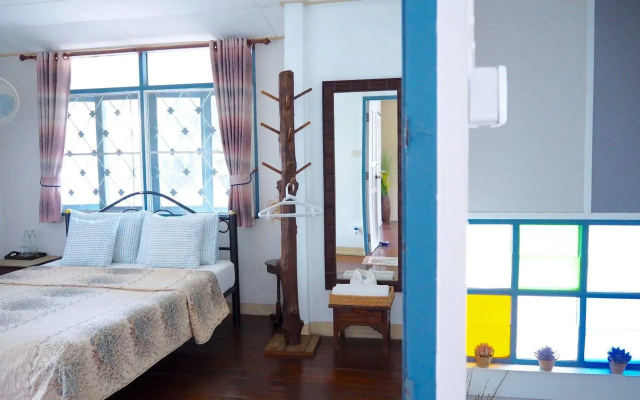 Stay With Me Guesthouse