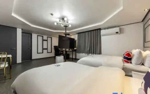 Iksan Hotel G7