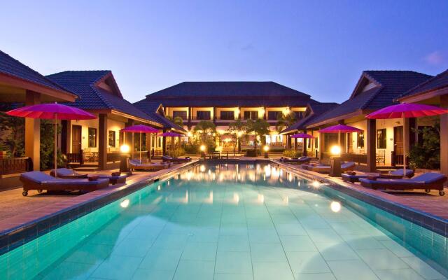 Отель Rose Bay Resort вид на фасад
