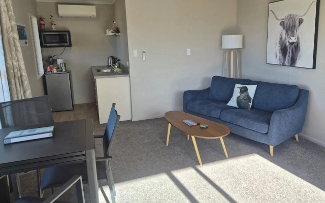 Centrally located Hilltop Apartment