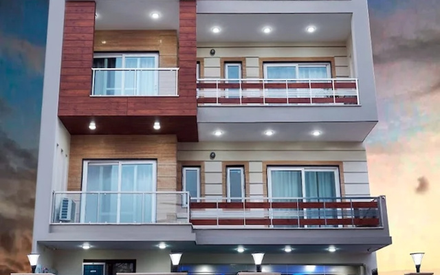 The Indian Hotel & Kitchen