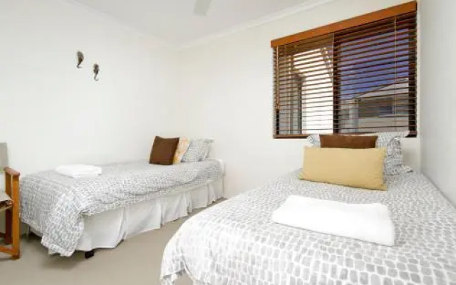 2/61 Noosa Parade