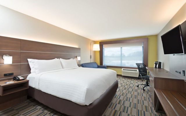 Holiday Inn Express & Suites Uniontown
