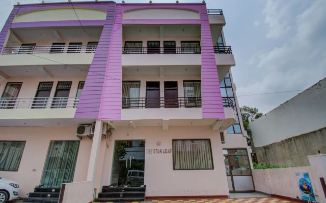 The Star Leaf by OYO Rooms