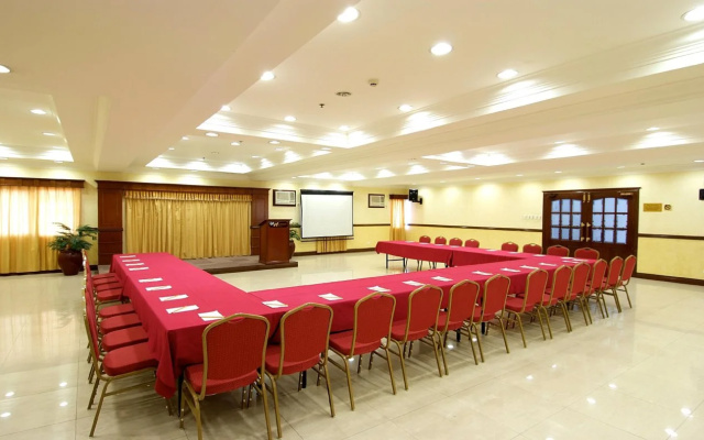 Diplomat Hotel