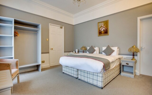 The Murray Arms Hotel
