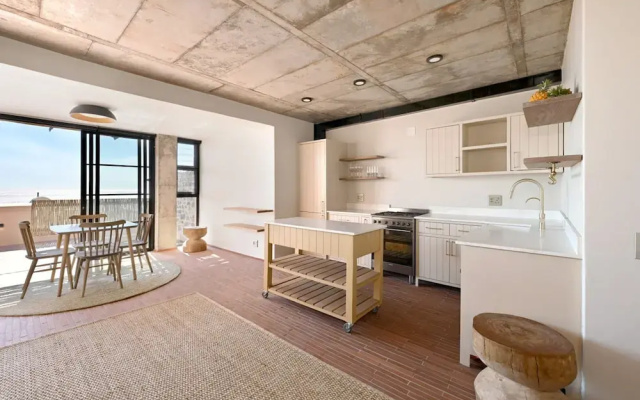 Elegant Camps Bay One Bed Eco Pool Modern