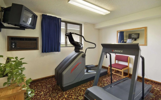 Super 8 by Wyndham Kirksville-University Area