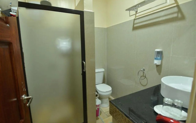 Roz And Angelique's Inn & Suites