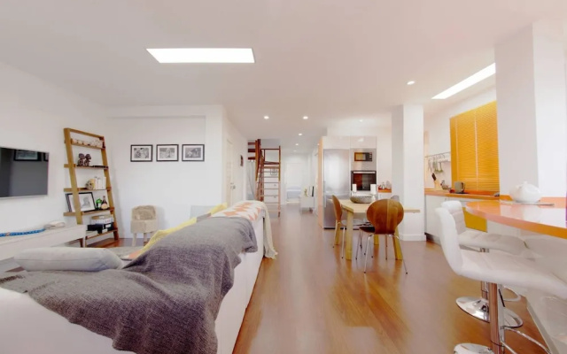 Duplex nuevo y moderno con terraza