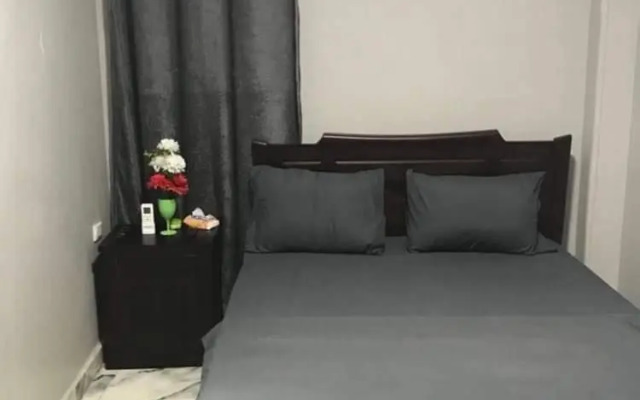 City pyramids inn