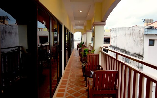 Гостевой дом Sugar Inn Phuket вид на фасад