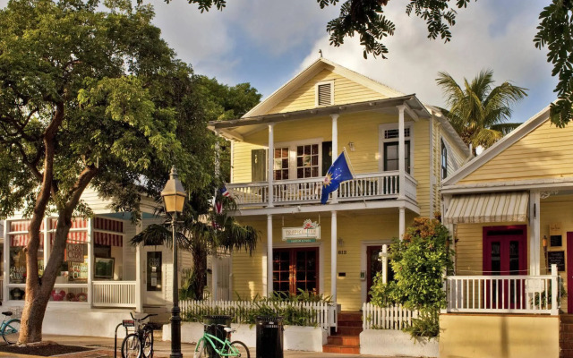 Tropical Inn