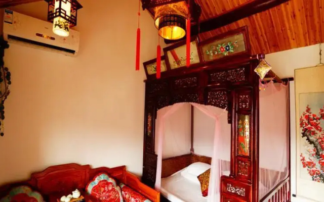 Zhou Zhuang Zhen Feng Inn