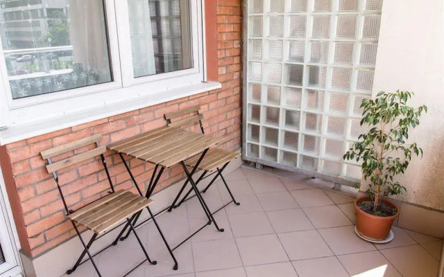 Far Home Apartments