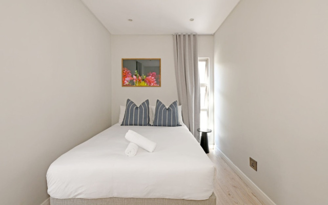 5 Bed House Pool Fresnaye Sea Point