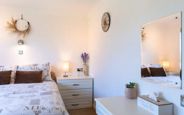 Pet-friendly Chalet in Torpoint, No Deposit