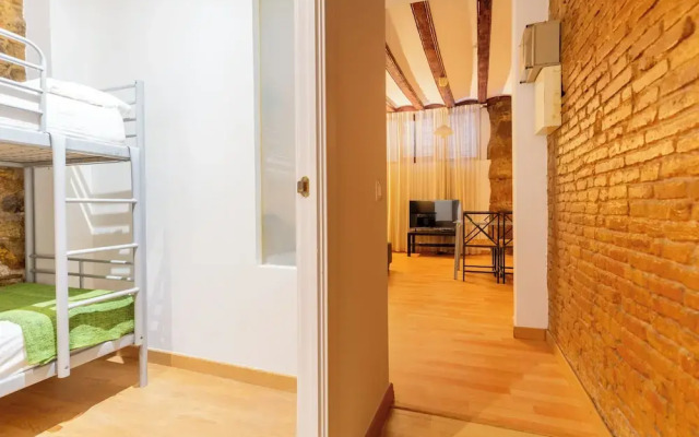 Apartment Near Las Ramblas For Families Or Friends